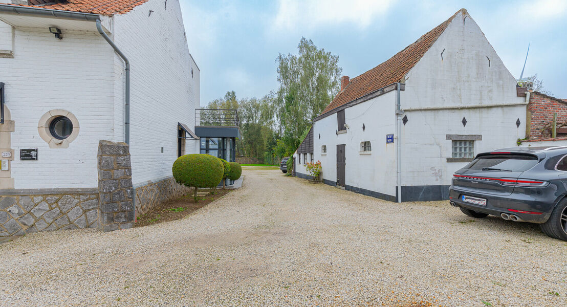 Villa te koop in Sint-Pieters-Leeuw